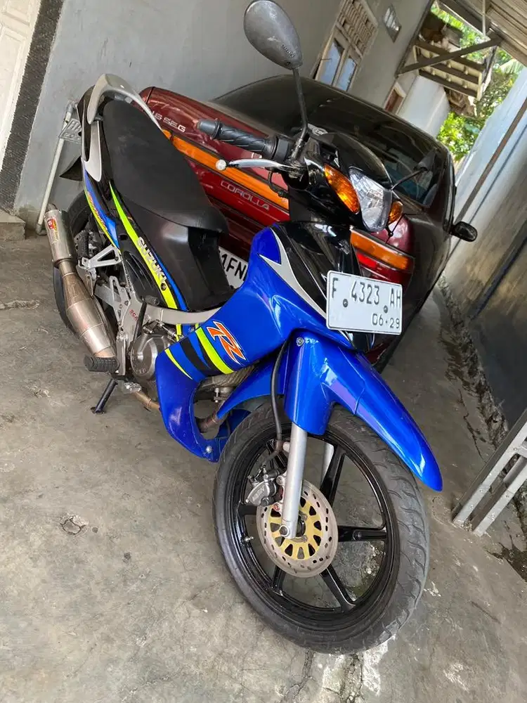 Satria hiu kotak lumba ru