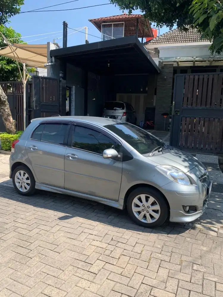 Yaris S Limited 2011