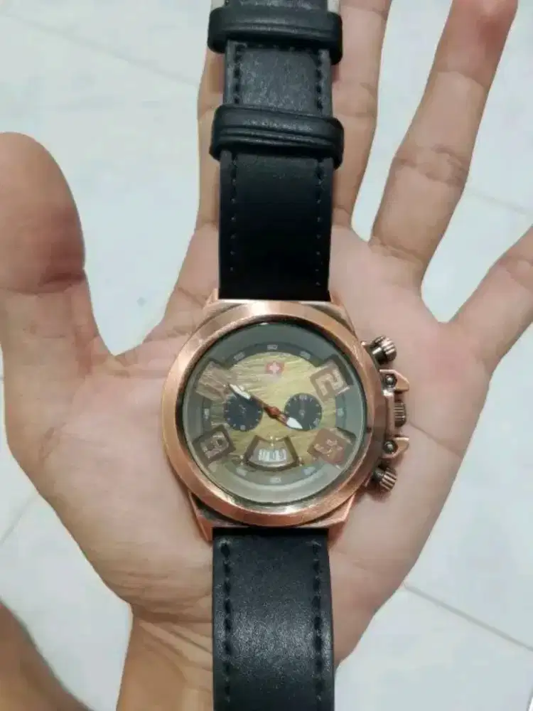 jam tangan kulit Swiss army