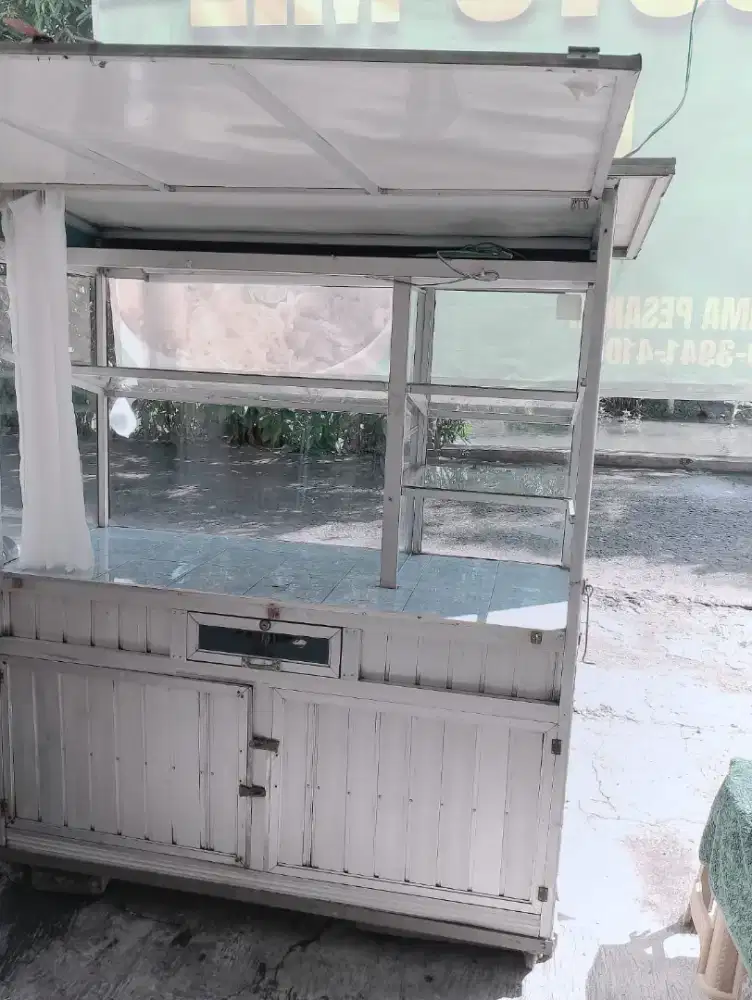 Gerobak bekas jualan