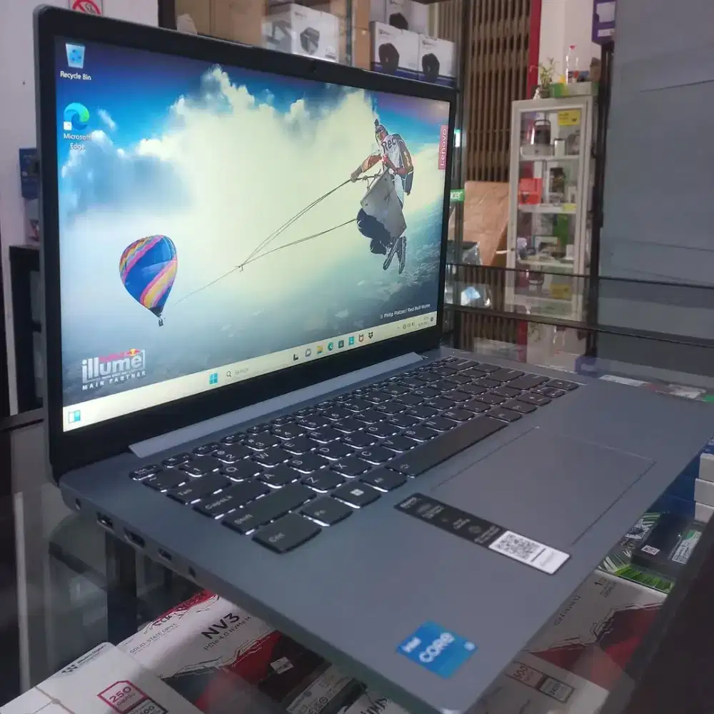 Lenovo ideapad 3 Core i3 Gen 12 Ram 8GB ssd 512Gb pakaian 8bln