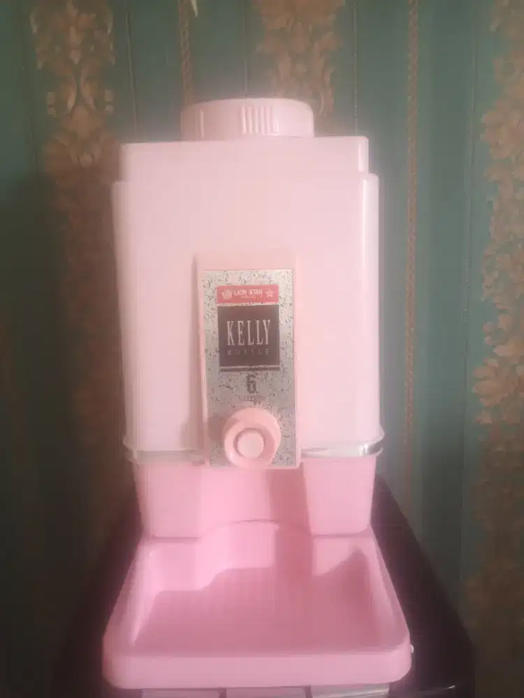 Dispenser air minum
