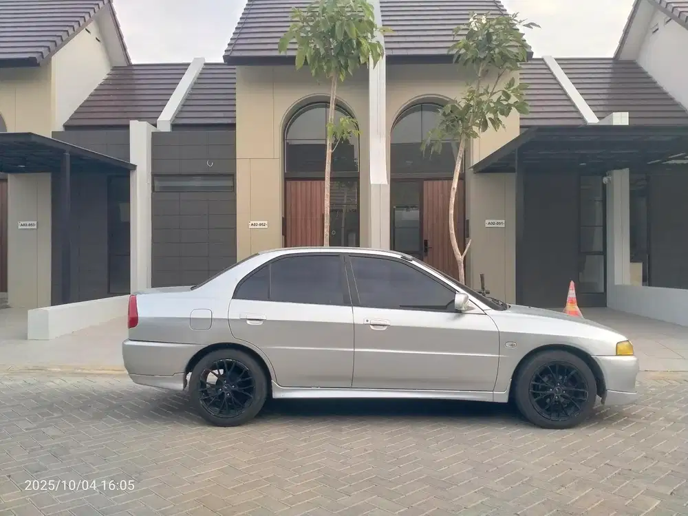 Mitsubishi Lancer 2000 Bensin