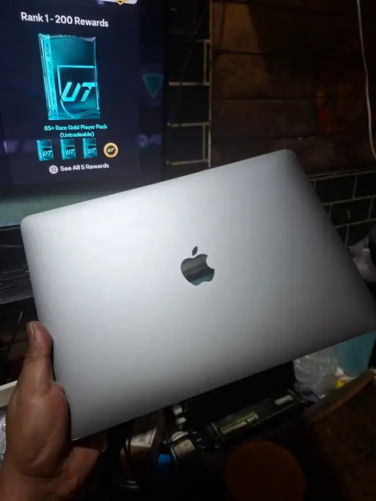 Macbook Pro M1 2020 Ram 16/256Gb Normal Siap Pakai
