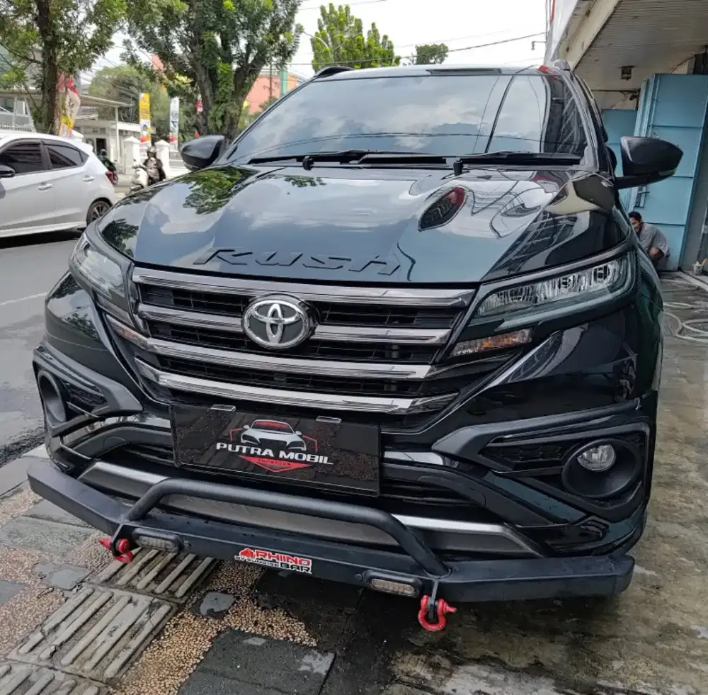 10.000km..! Toyota Rush GR Sport AT 2023 Hitam