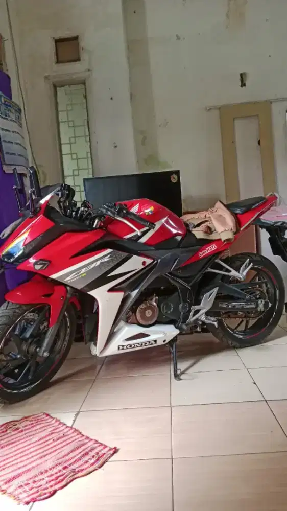 Honda CBR150R tahun 2014