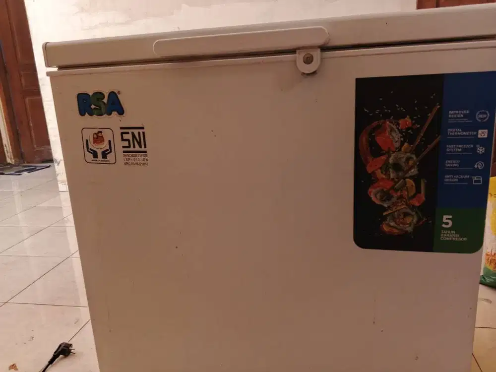 freezer 200 liter second normal