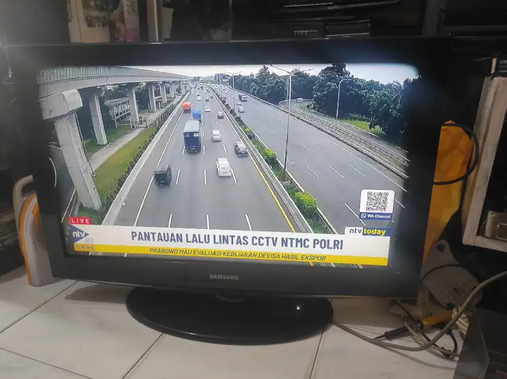 Televisi LCD Samsung 32 inch + stb  siap pakai masih ori