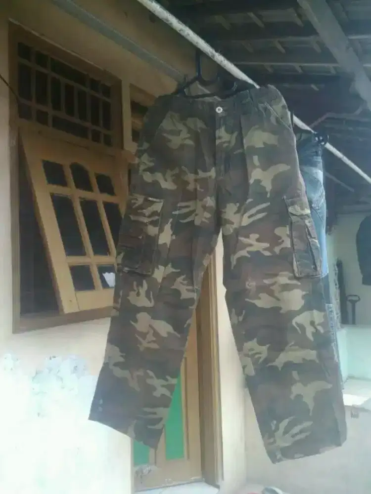 Jual celana Carlos army
