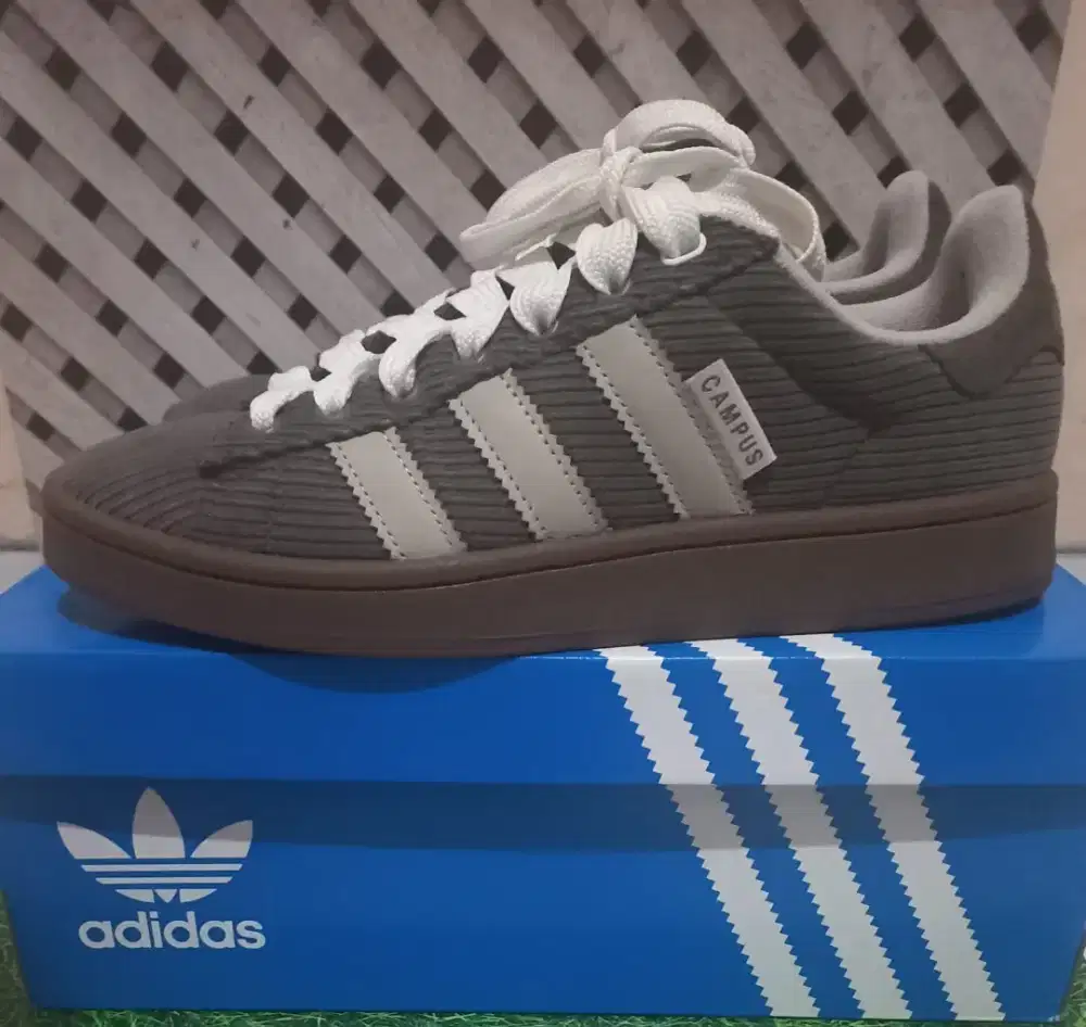 Sepatu Sneakers Adidas Campus
