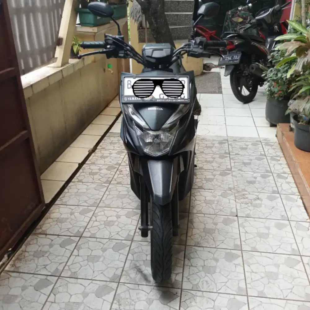 Dijual cepat motor Honda Beat street thn 2019 hrg nego