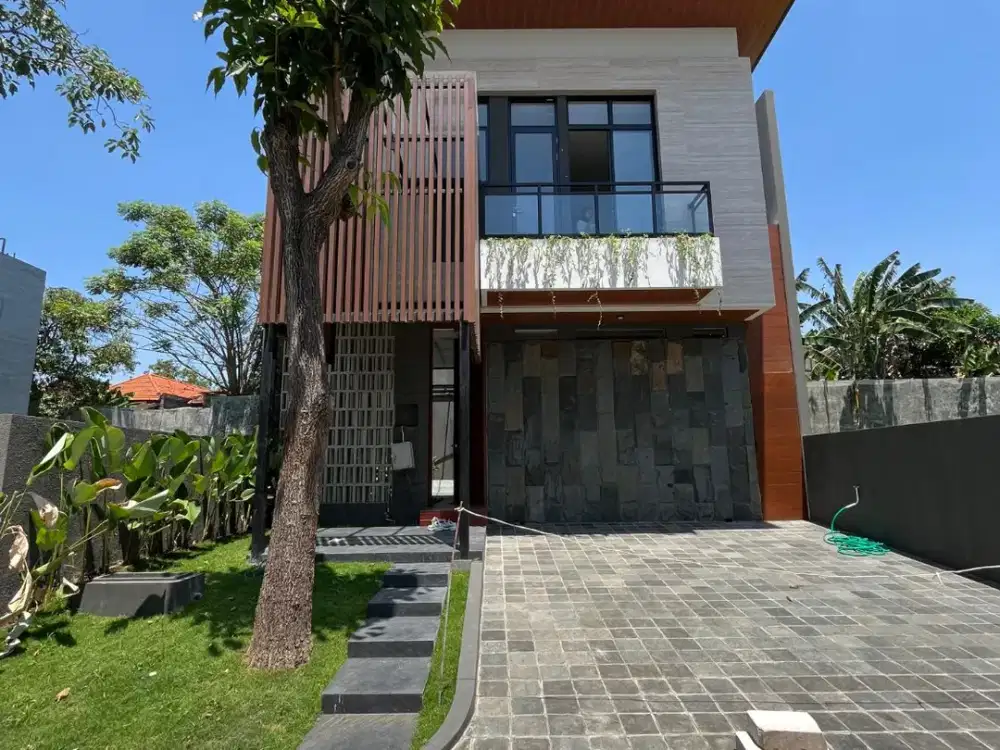 Rumah Baru Tropical Balinese Design di Citraland Alam Hijau
