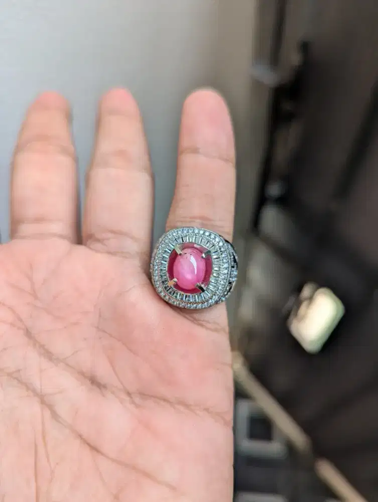 Batu Ruby Star corrondum