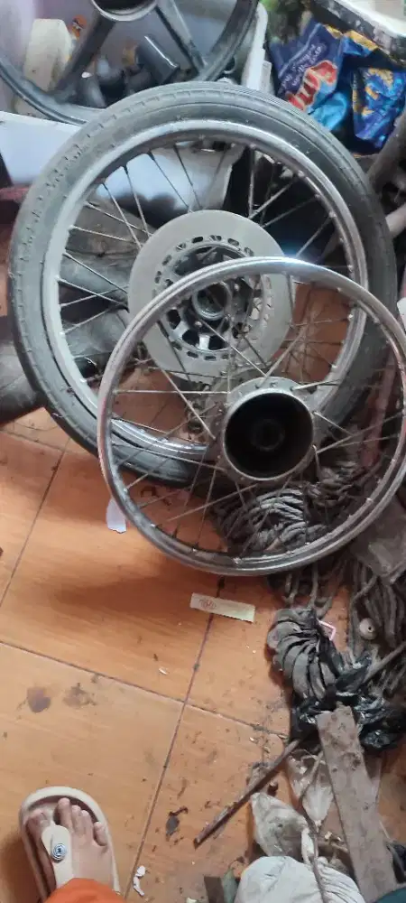 Roda gl 100 bekas