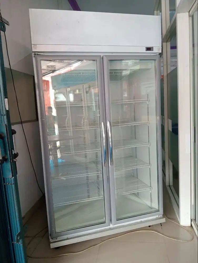 Chiller minuman showcase 2 pintu pendingin minuman