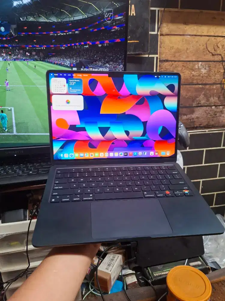 Macbook Air M3 2024 iBox Mulus Normal Siap Pakai