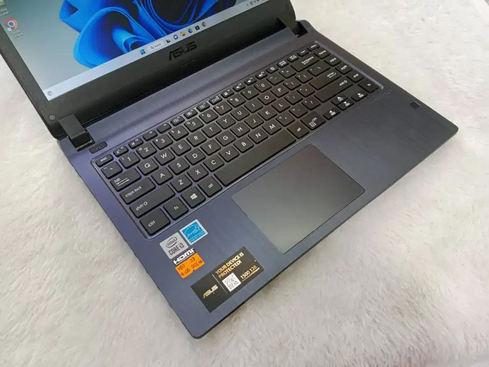 Asus p1440f Core i3 -10110u Ram 4 gb Ssd 256 gb 14 inc siap pakai