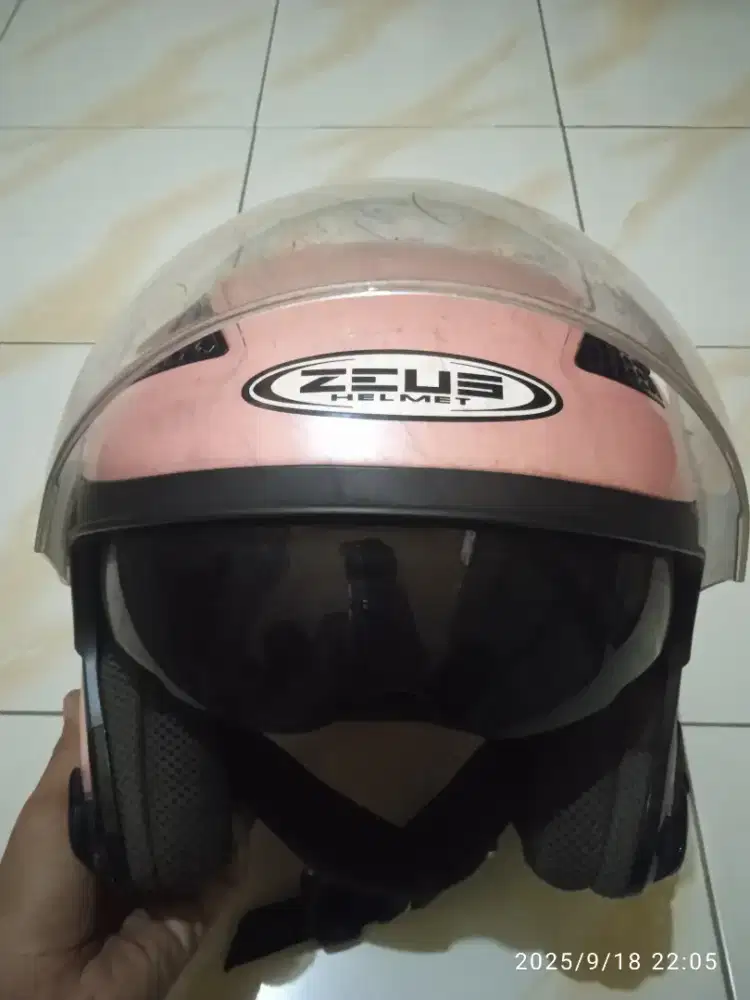 Helm Zeus ukuran L