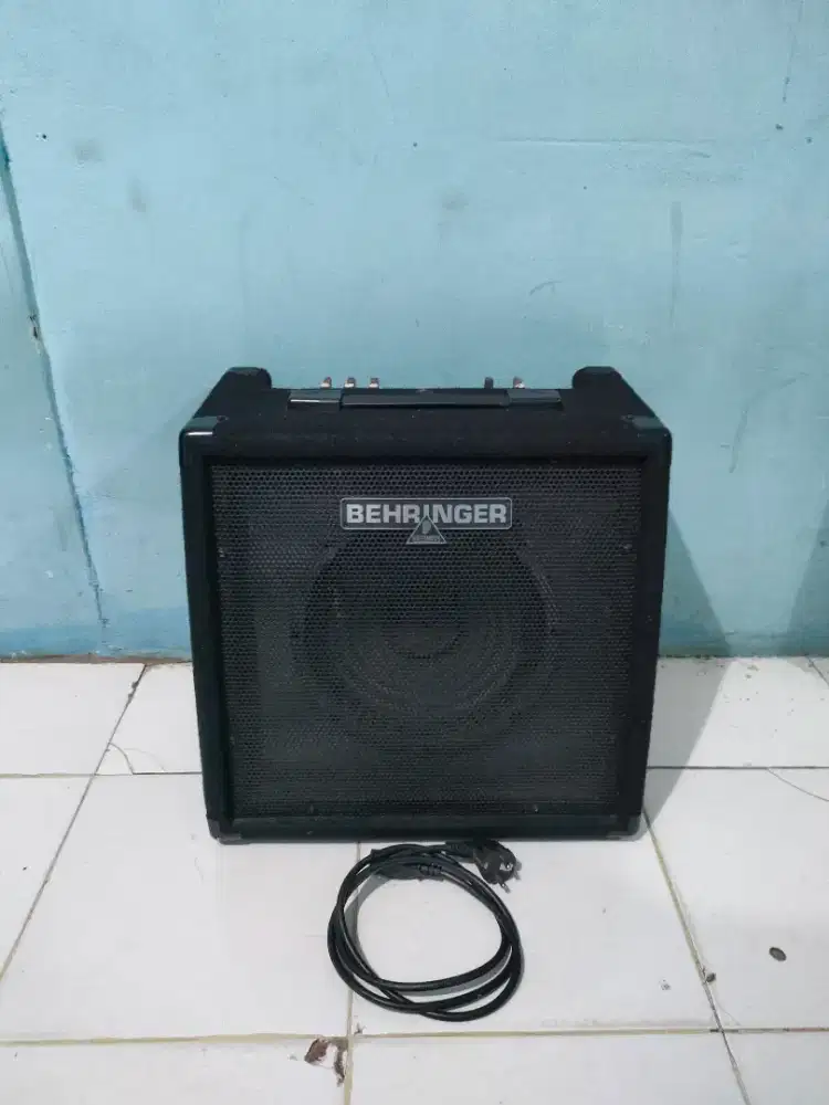 Ampli Keyboard Behringer Ultratone KF450FX