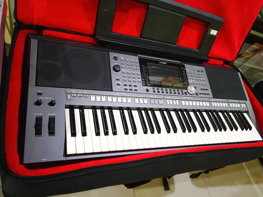 Keyboard YAMAHA PSR S970 Mulus Normal Tidak Ada Minus