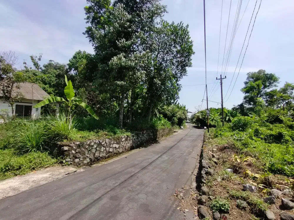 Tanah mangku jalan aspal dekat Jalan palagan