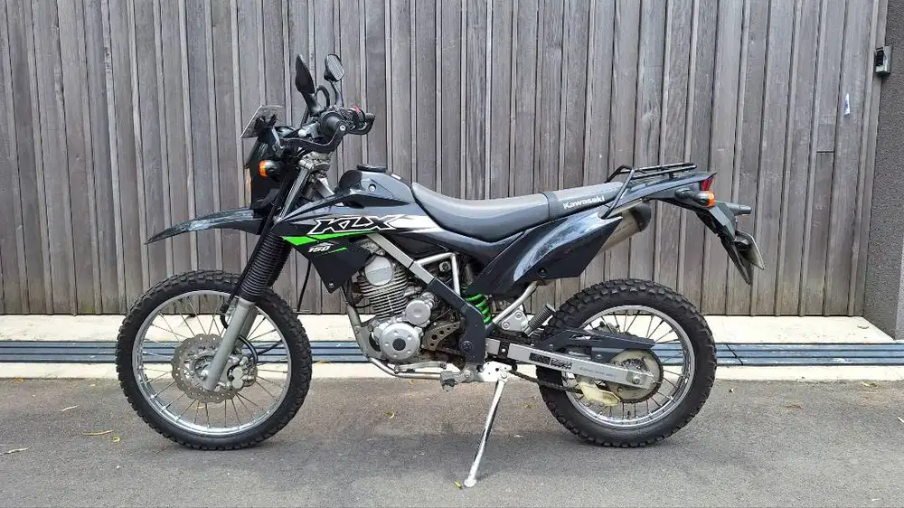 KM 18rban!!! Kawasaki KLX 150 Tahun 2017 Siap Pakai