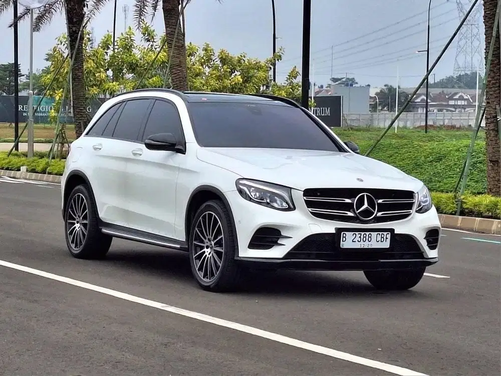 Marcedez Benz GLC200 NE AMG Line  2.0 Matic 2019 Km Low Tangan Pertama