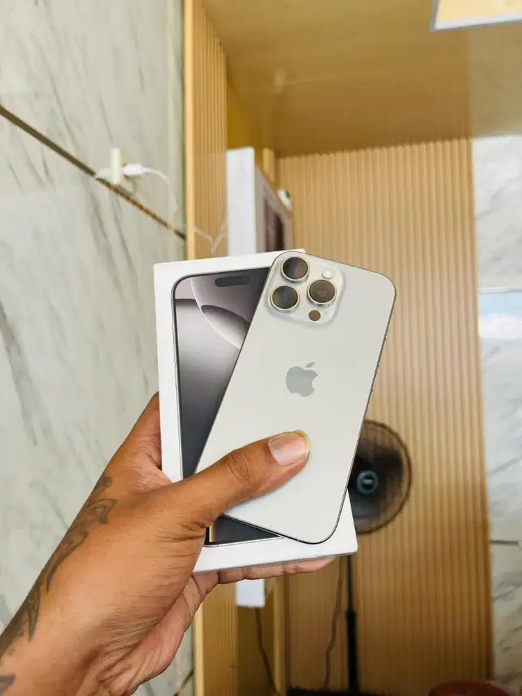 Iphone 16 pro 256GB ibox garansi on April 2026 Natural Titanium