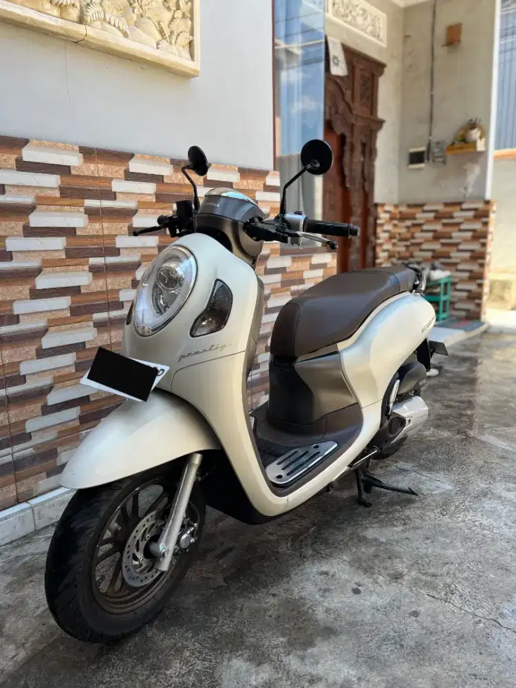 Di jual Scoopy putih tangan pertama tahun 2022