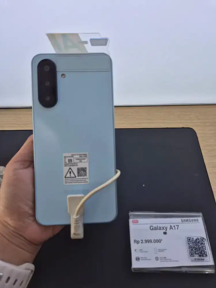 SAMSUNG GALAXY A17