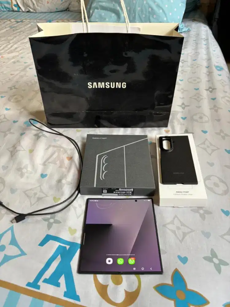 Samsung Z Fold 7 12 / 512 GB Hitam Garansi Resmi