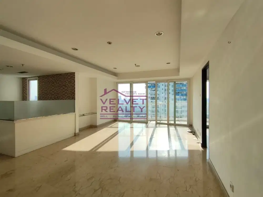 Disewakan Apartemen Royale Springhill Kemayoran 2+1BR Luas 165m2 #VR1130