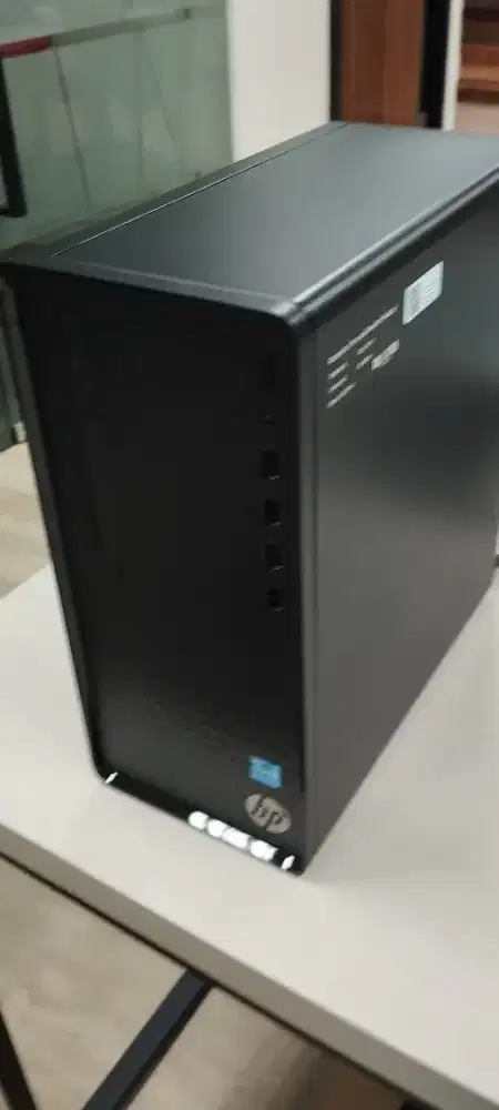 Pc HP desktop m01-3014d core i3-13100 8/512 GB monitor 22 inch