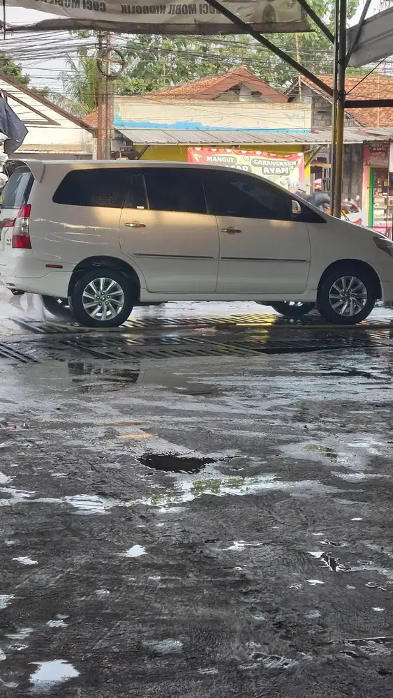 Toyota Kijang Innova 2014 Bensin