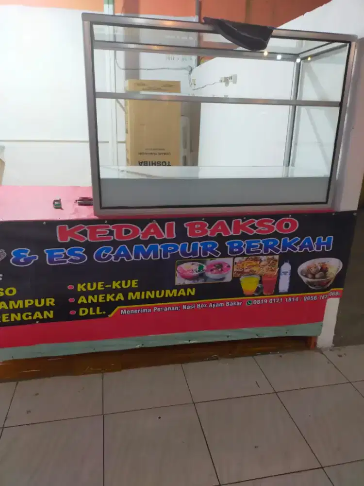 Etalase gk di pake