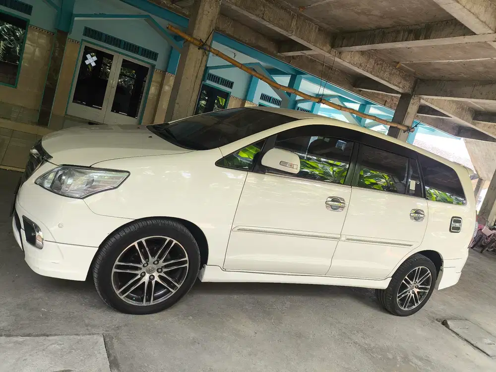 Toyota Kijang Innova 2014 Bensin