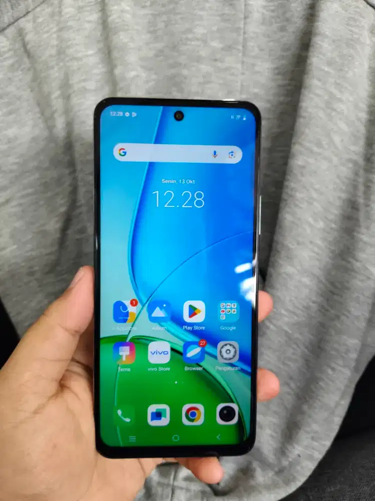 Vivo Y29 Ram 6+6 Internal 128GB