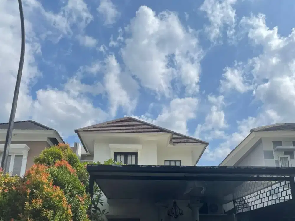 Dijual Rumah Dua Lantai Kota Wisata