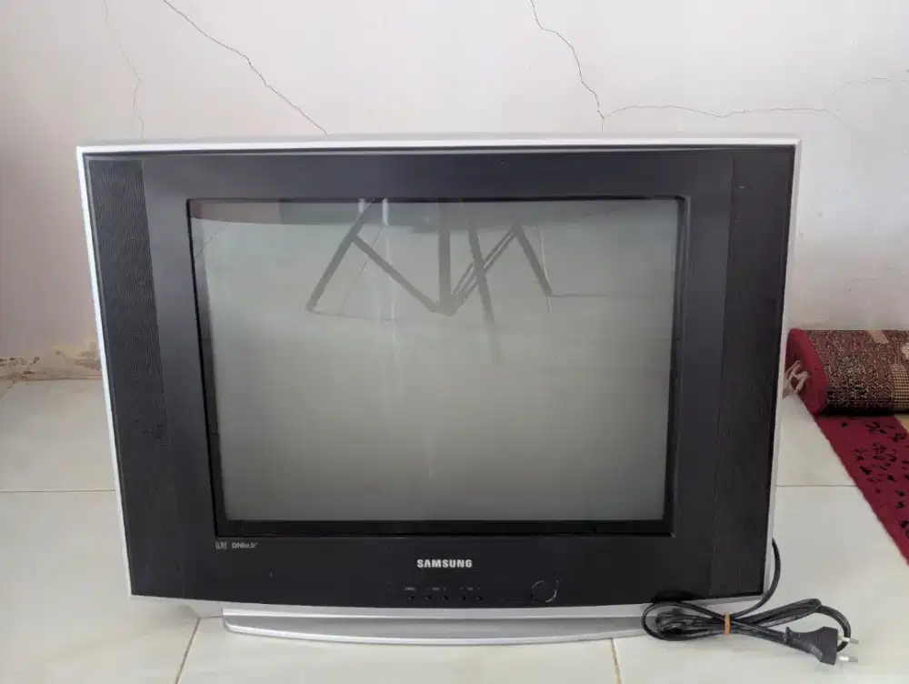 Di jual TV SAMSUNG model : Slim 21 inch