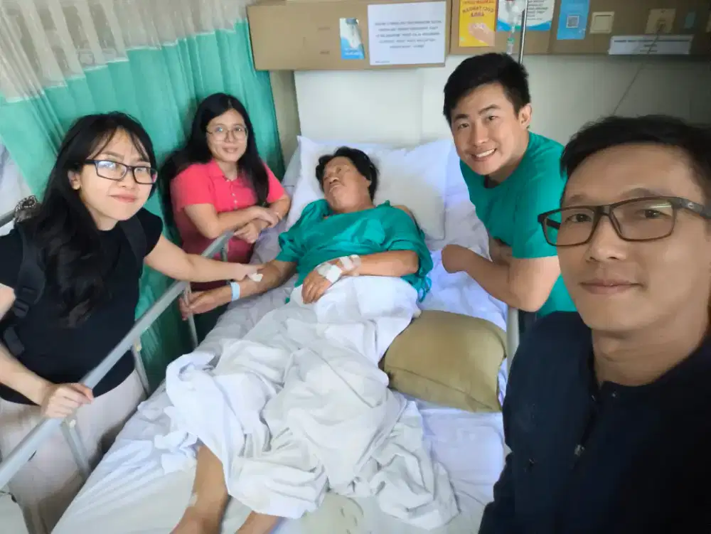 Dibutuhkan perempuan untuk menjaga orang tua struk