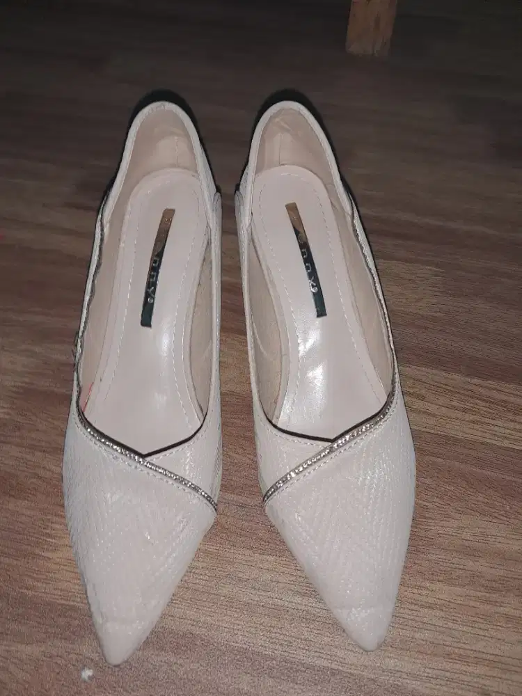 Sepatu wanita  high heels genny