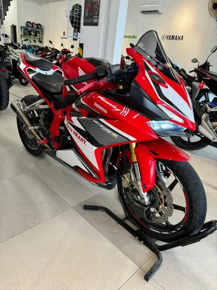 Honda CBR 250RR Tipe ABS 2017 Warna Merah CBR250RR CBR250 250 RR CC SE