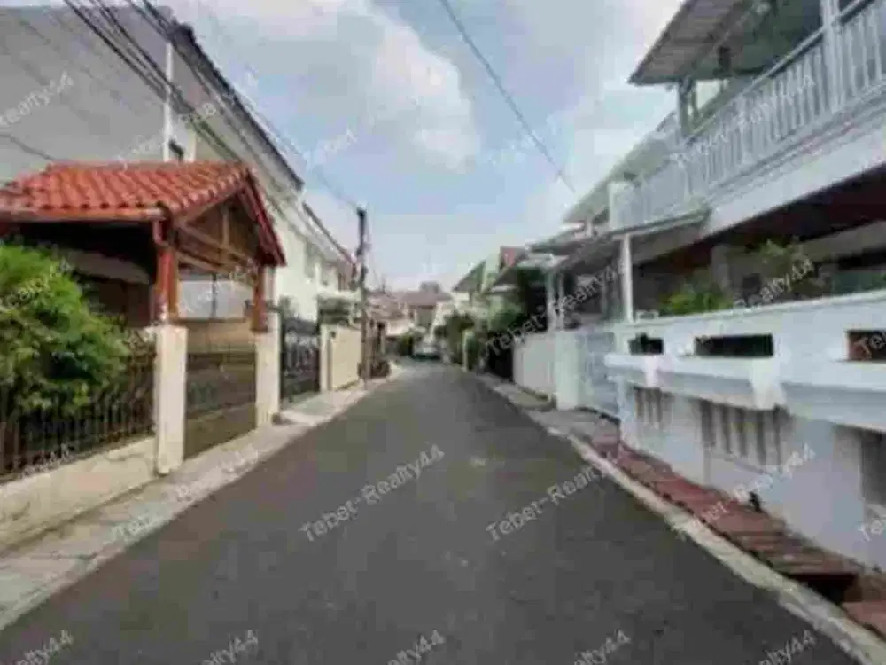Rumah murah hitung tanah di Tebet Timur, Jalan 2 mobil