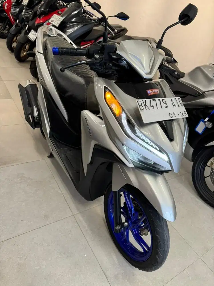 Honda Vario 150 Keyless 2018 warna Silver Vario150 CC Motor Matic Irit