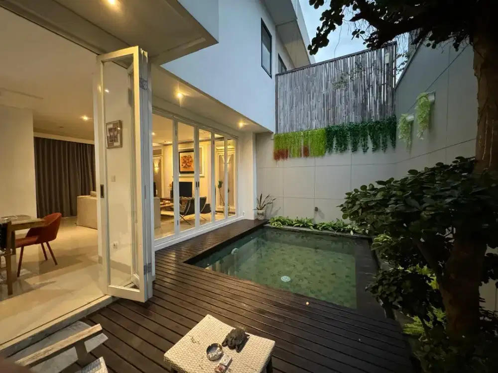 dijual villa lantai 2 lokasi seminyak