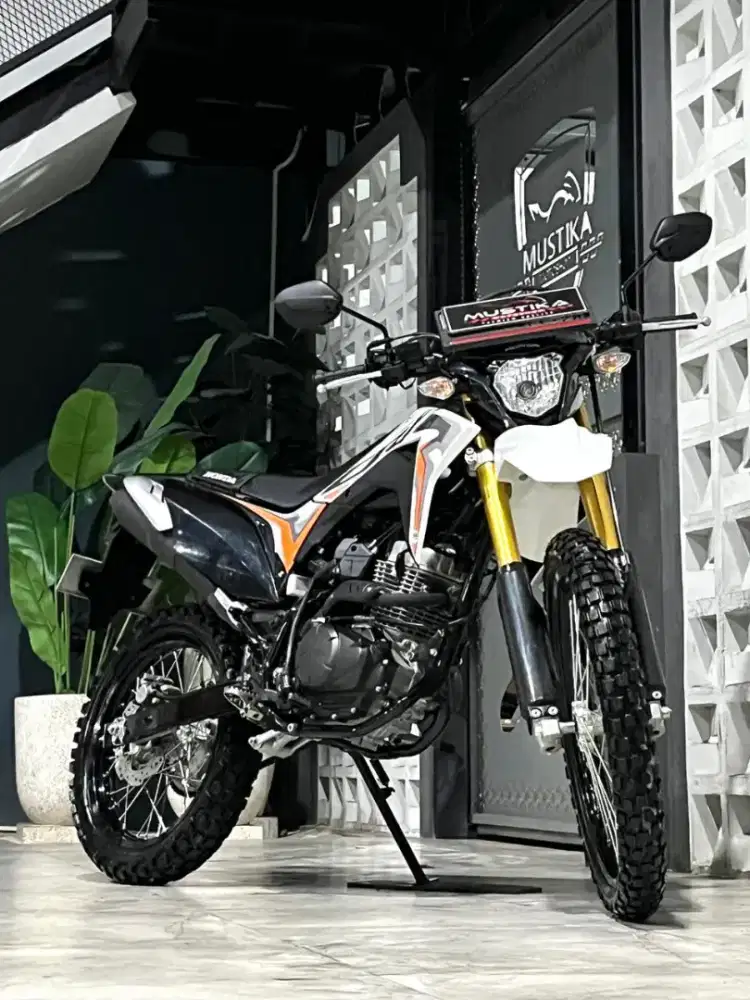 Istimewa‼️Honda CRF 150 2023. ODO 9rb. DANNY Mustika Motor Malang