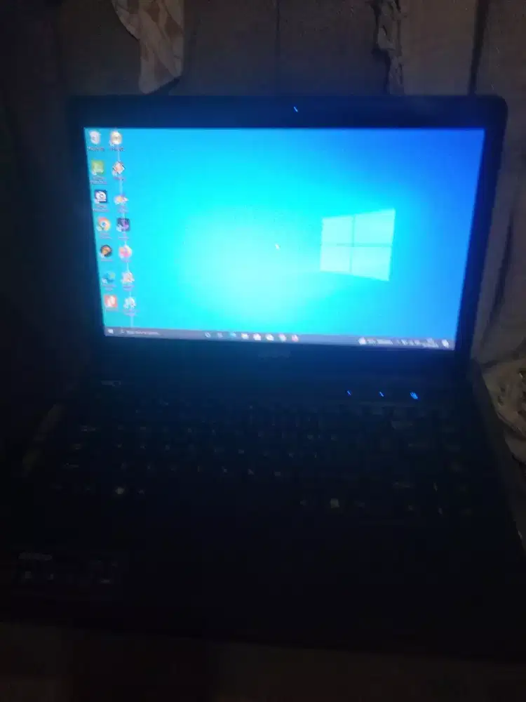 laptop Axioo neon BNE normal siap pakai.