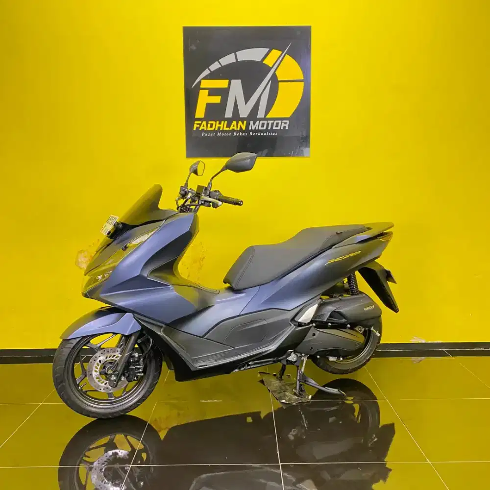 Honda PCX Tahun 2023 biru doff km low remote lengkap