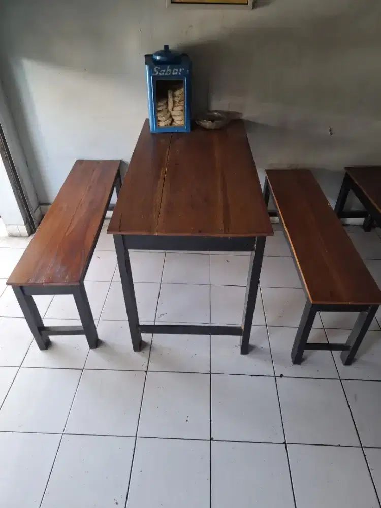 Dijual 5 set meja kursi