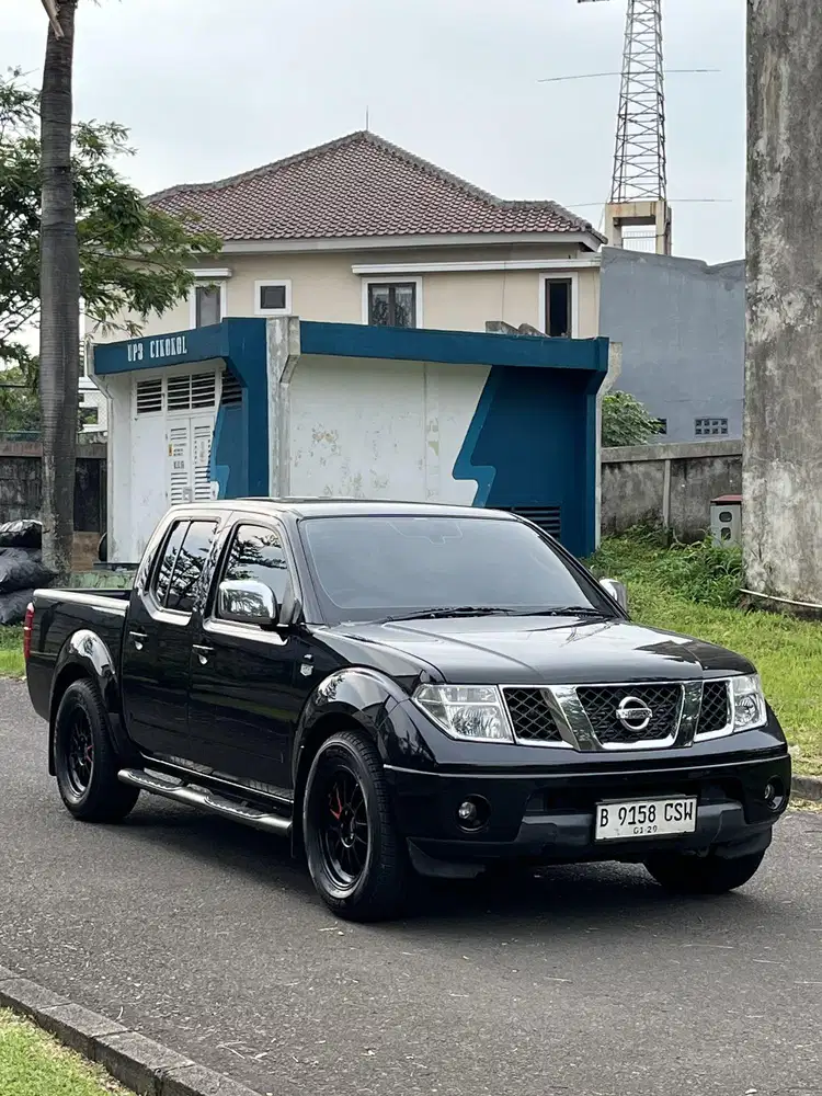 Nissan Navara 4x4 Automatic 2010